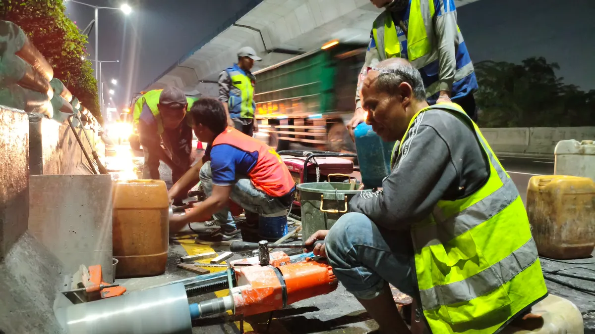 Galeri Modifikasi Saluran Pipa Drainase Ruas Harbour-Road Jalan Tol Ir. Wiyoto Wiyono, M.Sc.