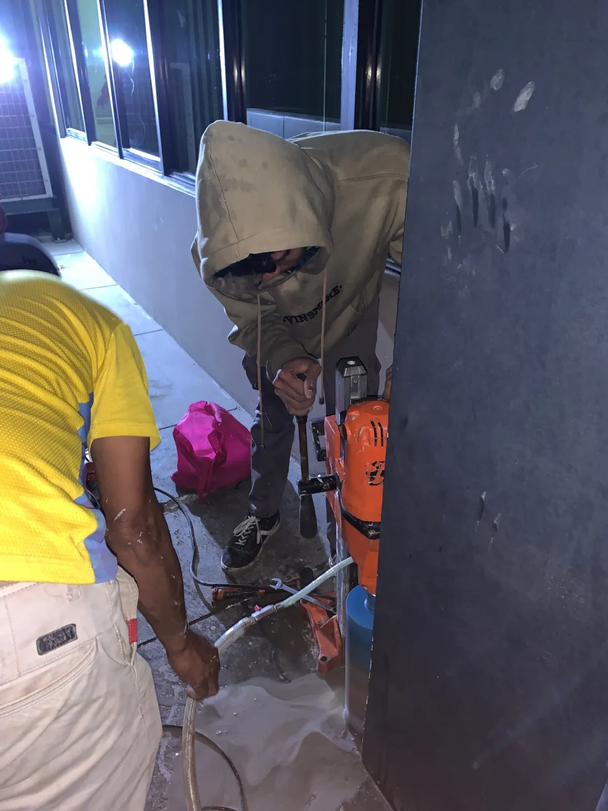 Pekerjaan Coring Lantai Gedung CIBIS 9 